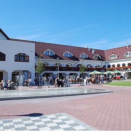 Hotel Slunecni Dvur Brno Luaran gambar